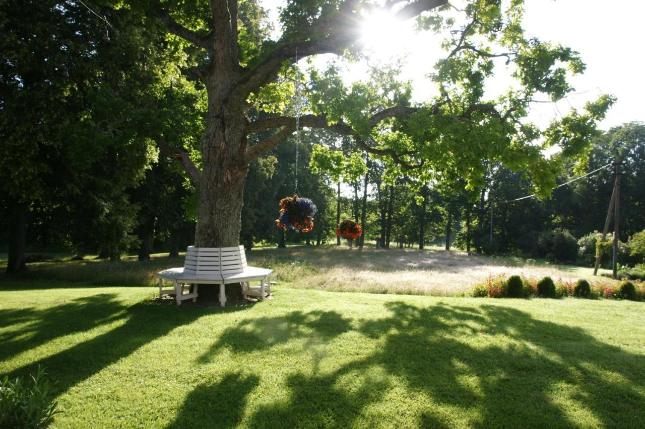 Bear Manor Lacu Muizina Lägenhet Pāle Exteriör bild