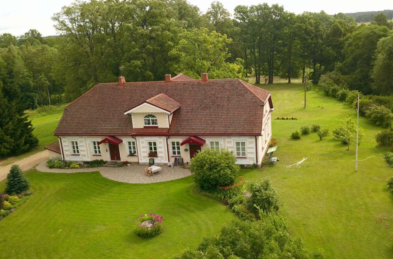 Bear Manor Lacu Muizina Lägenhet Pāle Exteriör bild