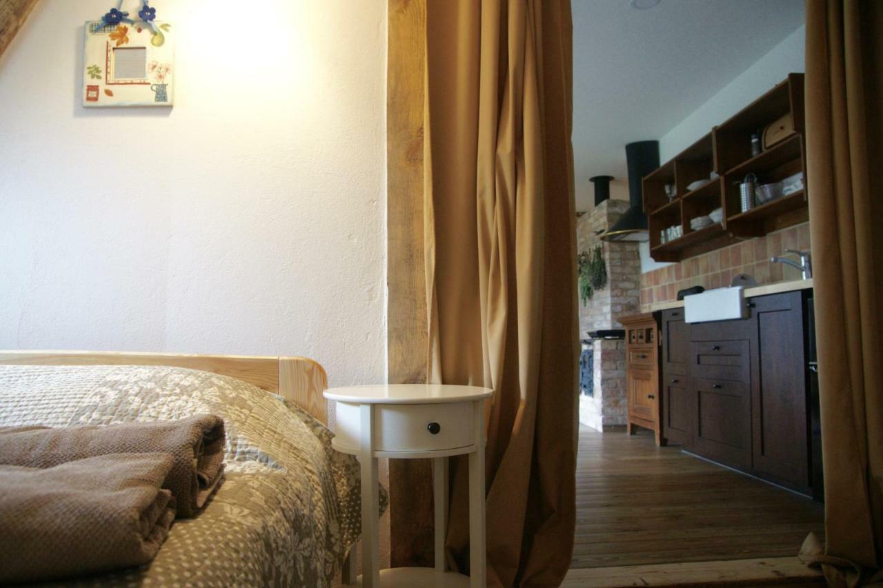 Bear Manor Lacu Muizina Lägenhet Pāle Exteriör bild