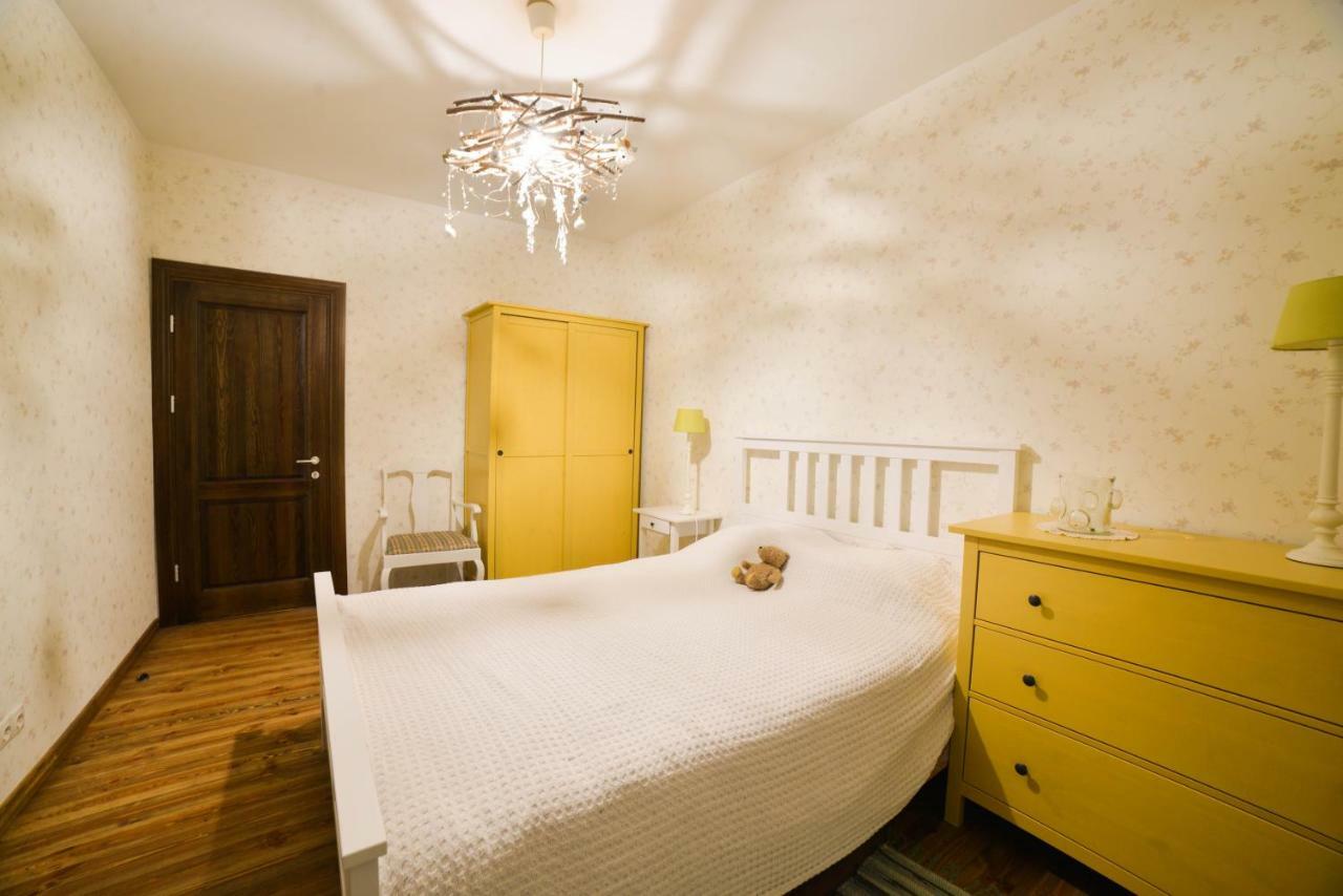 Bear Manor Lacu Muizina Lägenhet Pāle Exteriör bild